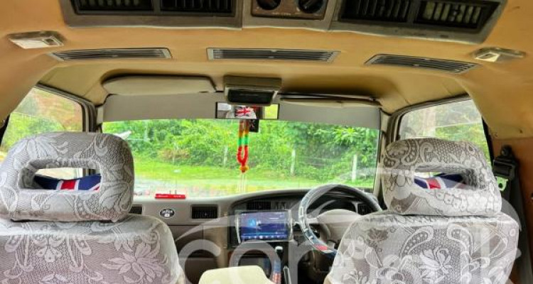 NISSAN CARAVAN 1989