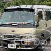 NISSAN CARAVAN 1989
