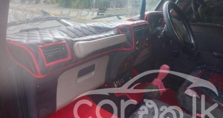 MAHINDRA BOLERO 2017