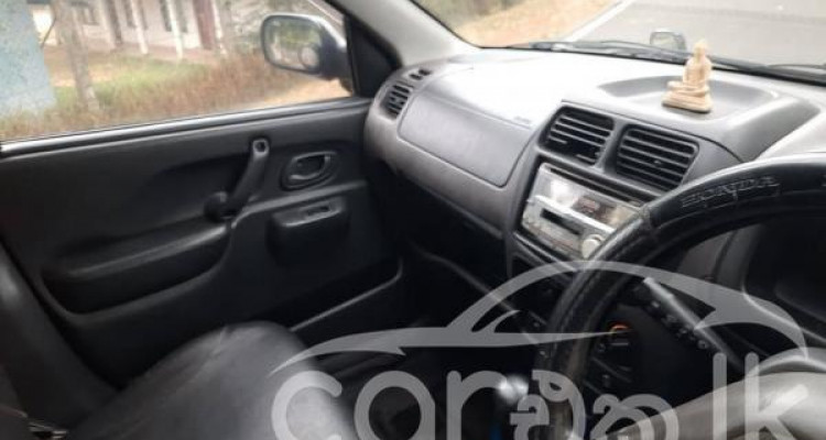 SUZUKI SWIFT 2002