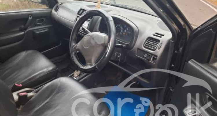 SUZUKI SWIFT 2002