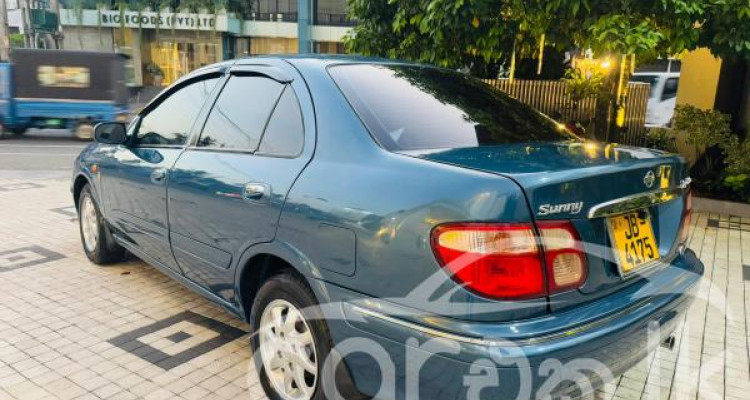 NISSAN SUNNY 2001
