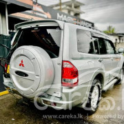 MITSUBISHI MONTERO 2002