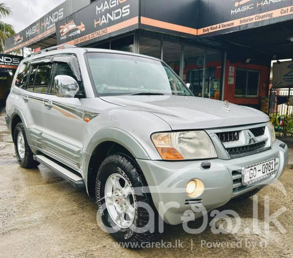 MITSUBISHI MONTERO 2002