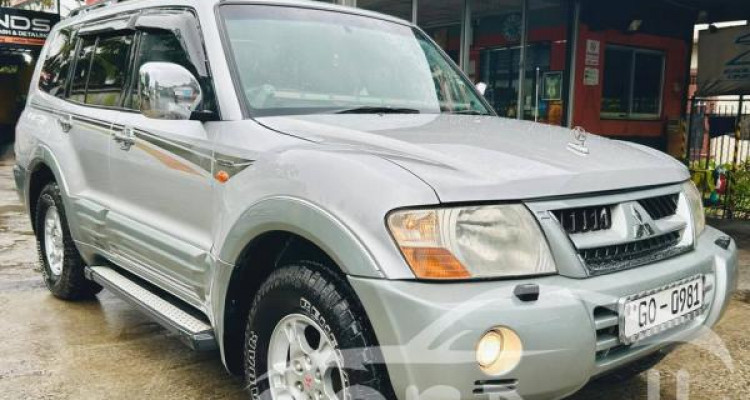 MITSUBISHI MONTERO 2002