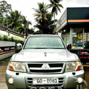 MITSUBISHI MONTERO 2002