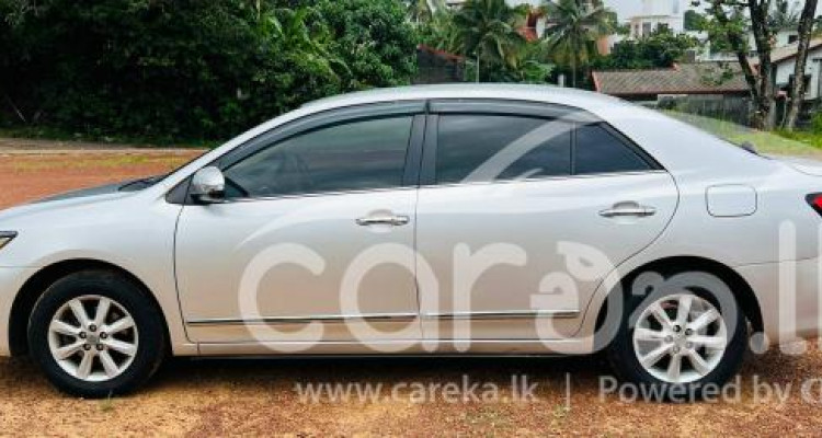 TOYOTA PREMIO 2018