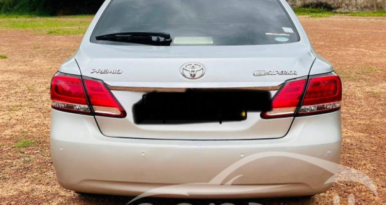 TOYOTA PREMIO 2018