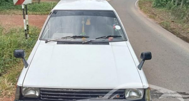 NISSAN WAGON 1985