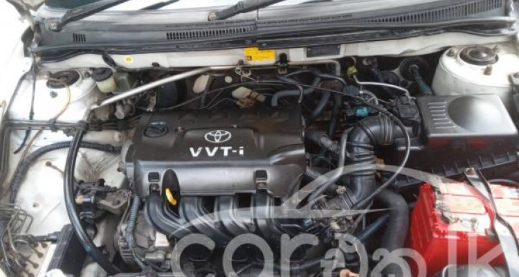 TOYOTA COROLLA 121 2001