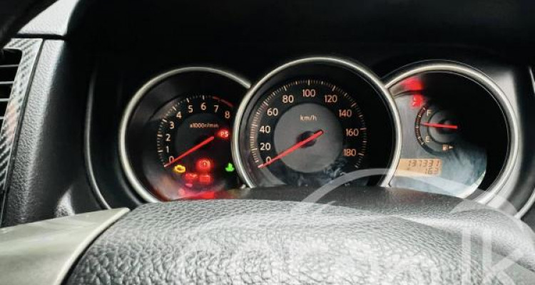 NISSAN TIIDA 2007