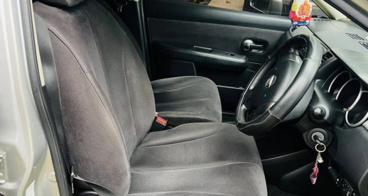 NISSAN TIIDA 2007