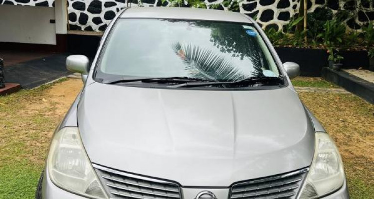 NISSAN TIIDA 2007