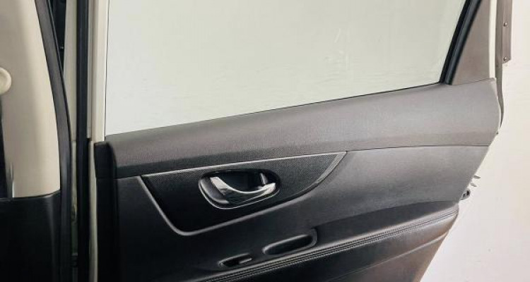 NISSAN X TRAIL 2015
