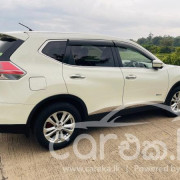 NISSAN X TRAIL 2015