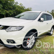 NISSAN X TRAIL 2015