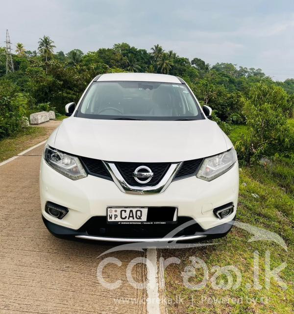 NISSAN X TRAIL 2015