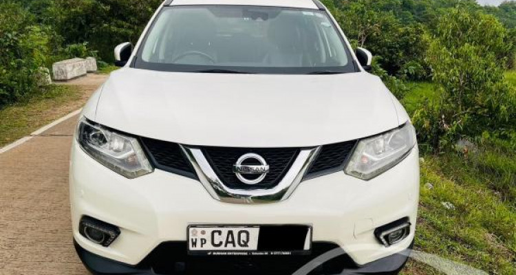 NISSAN X TRAIL 2015