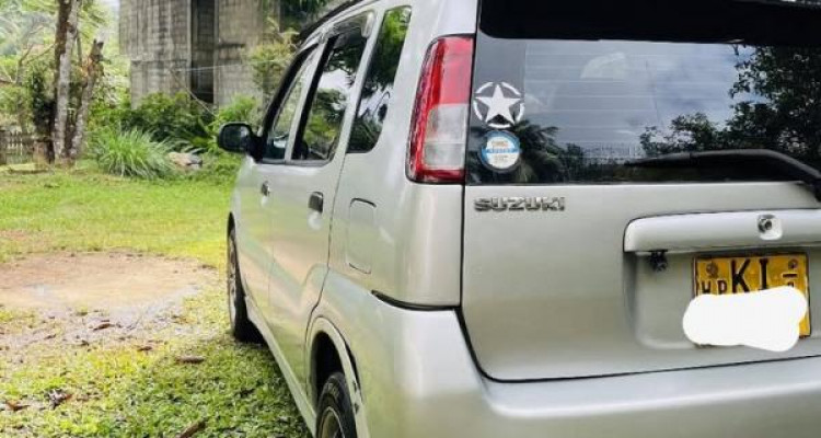 SUZUKI SWIFT 2004