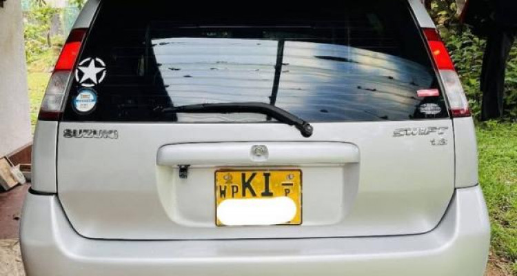 SUZUKI SWIFT 2004