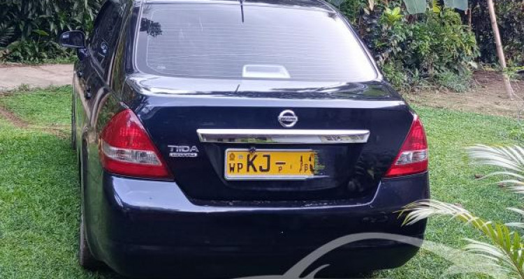 NISSAN TIIDA 2008
