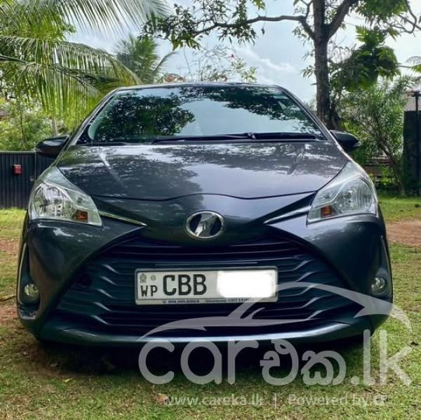 TOYOTA VITZ 2017