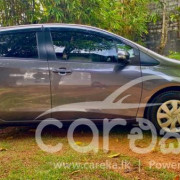 TOYOTA VITZ 2017