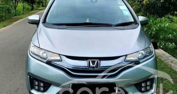 HONDA FIT GP5 2013