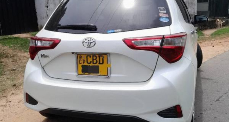 TOYOTA VITZ 2018