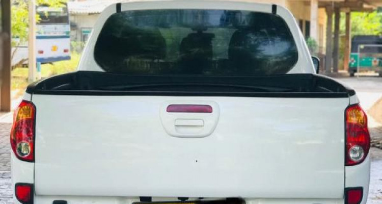 MITSUBISHI L200 2008