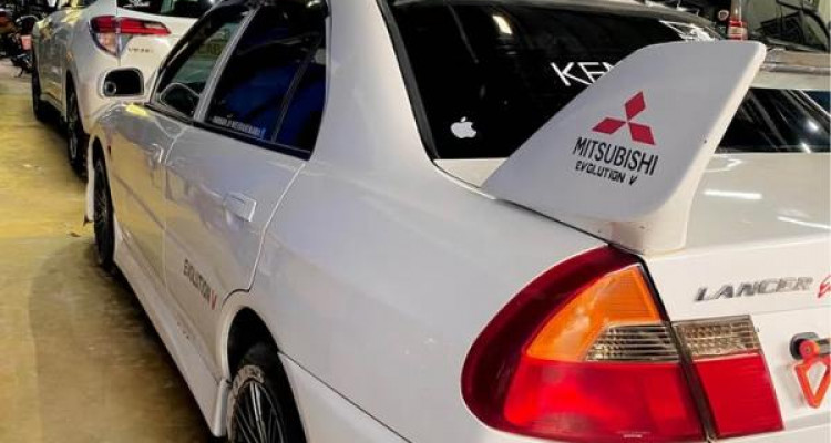 MITSUBISHI LANCER CK1 2000