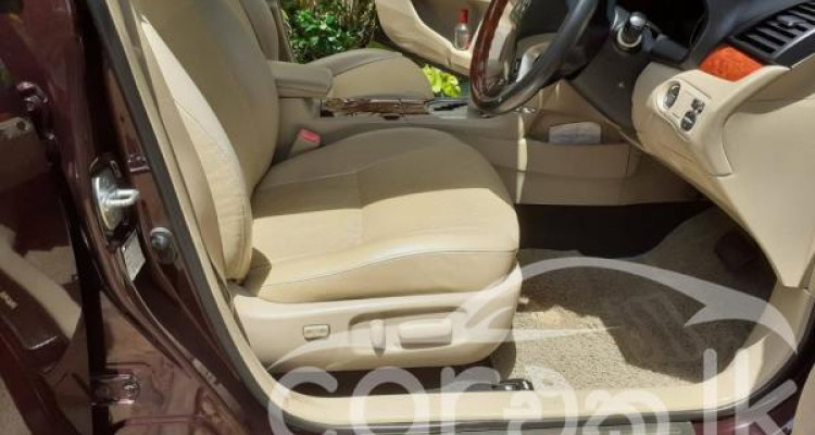 TOYOTA PREMIO 2014