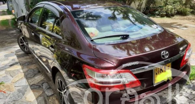 TOYOTA PREMIO 2014