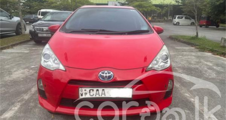 TOYOTA AQUA 2013
