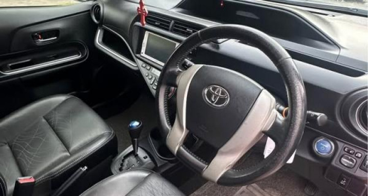 TOYOTA AQUA 2013
