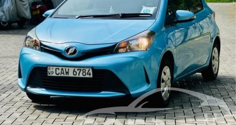 TOYOTA VITZ 2014