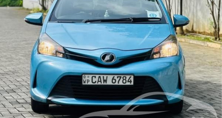TOYOTA VITZ 2014
