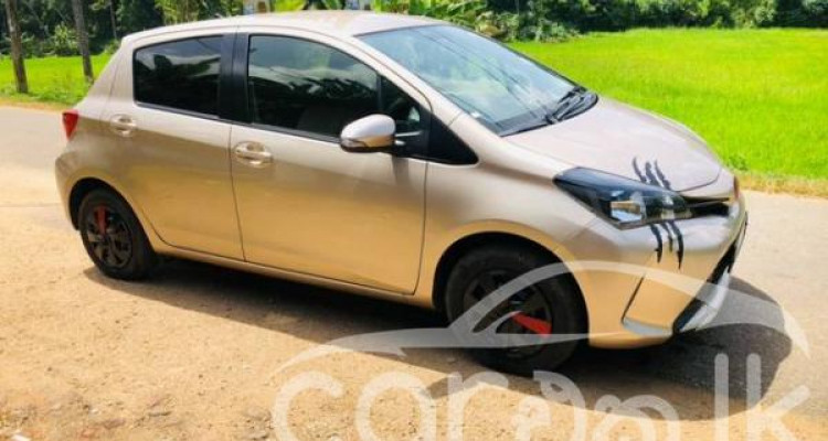 TOYOTA VITZ 2016