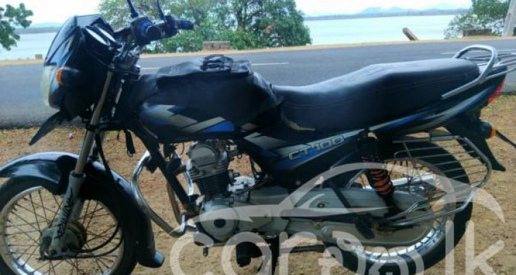 BAJAJ CT100 2017