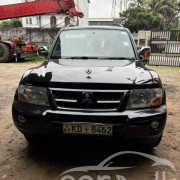 MITSUBISHI MONTERO 2004