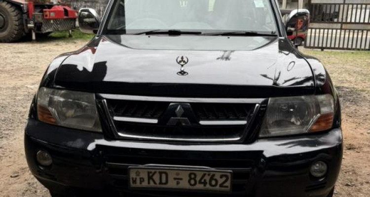 MITSUBISHI MONTERO 2004