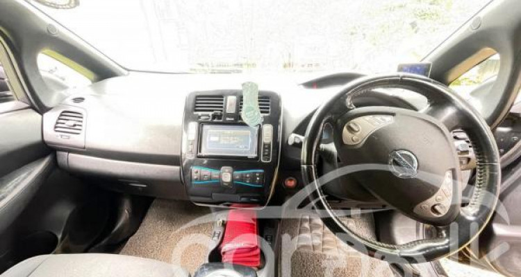 NISSAN LEAF 2014