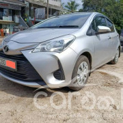 TOYOTA VITZ 2017