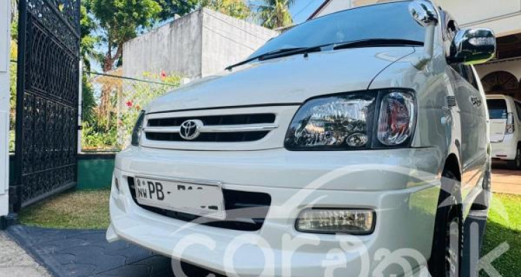 TOYOTA NOAH KR42 2003