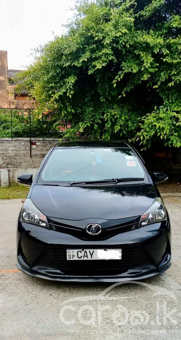 TOYOTA VITZ 2014