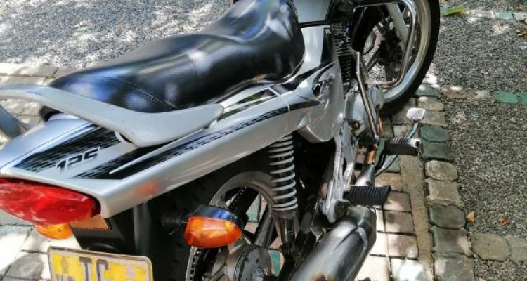 TVS VICTOR 2006