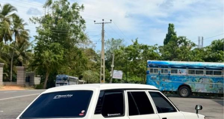 TOYOTA COROLLA DX WAGON KE72 1984