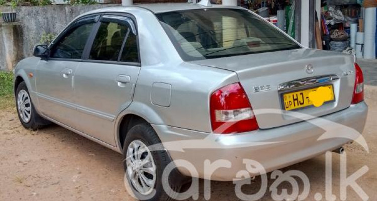 MAZDA FAMILIA 323 2000