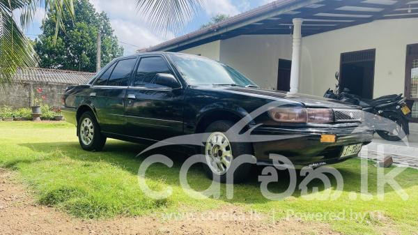 NISSAN BLUEBIRD 1989