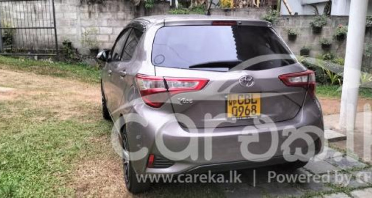 TOYOTA VITZ 2018